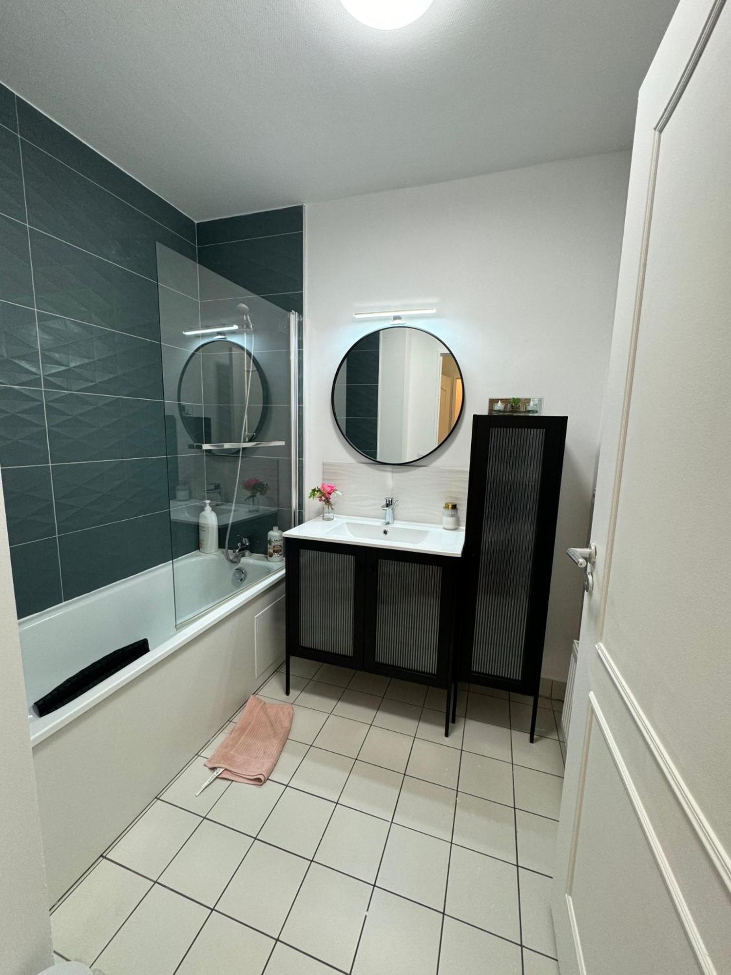 Excellent Apartment For Familly Clichy Exterior photo